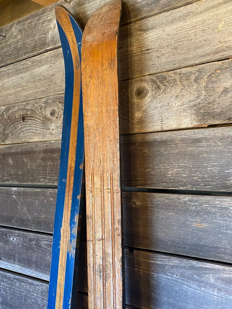 Antique Jumping Skis
