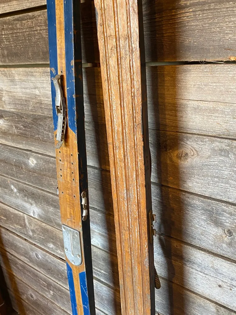 Antique Jumping Skis