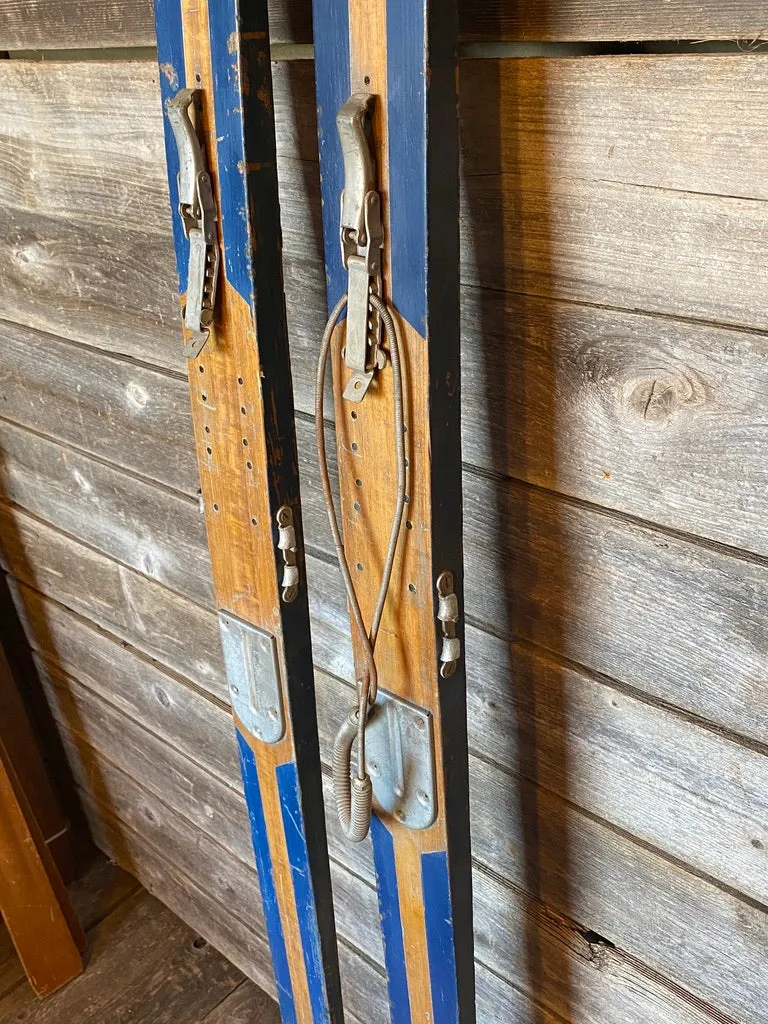Antique Jumping Skis