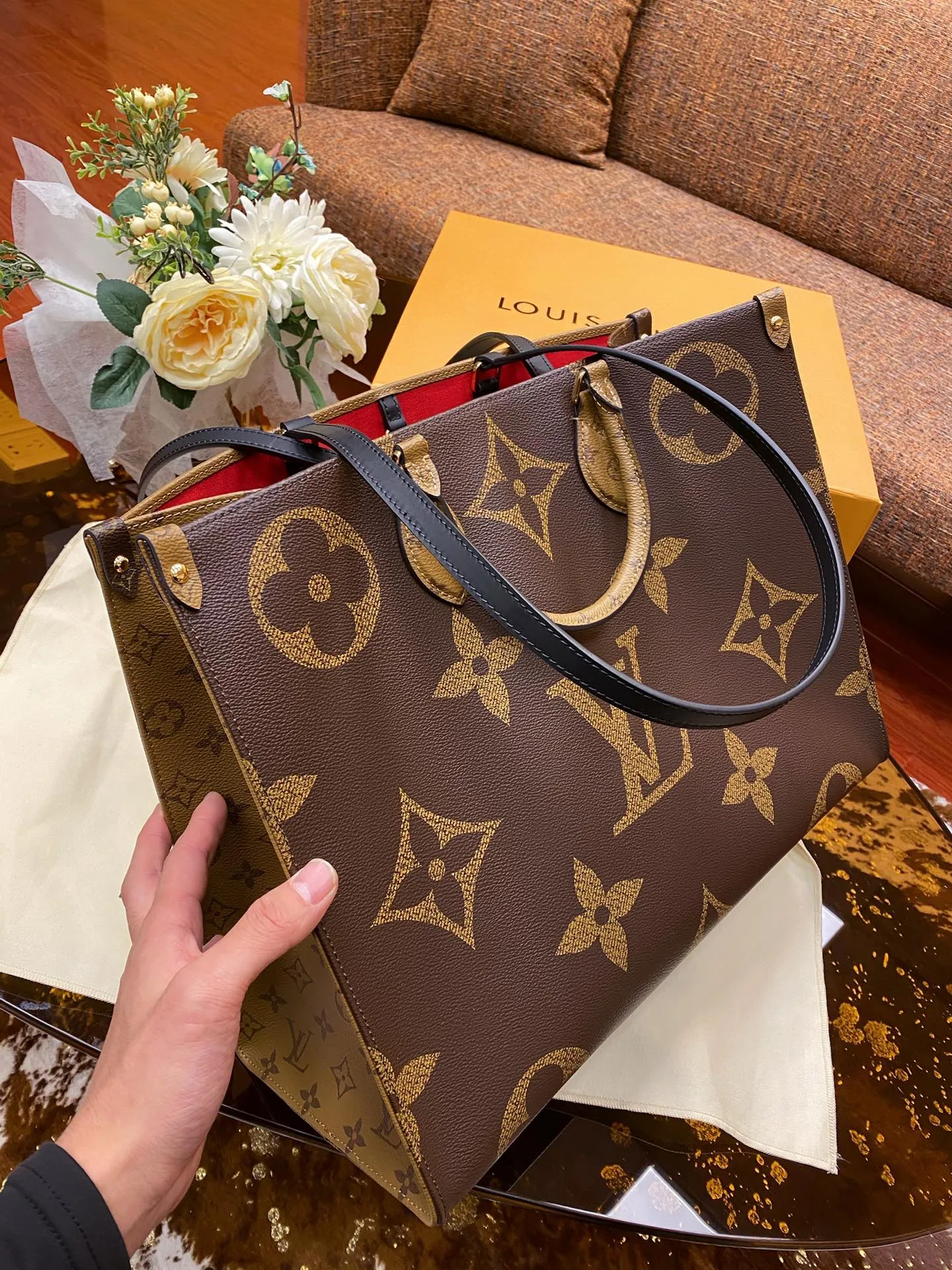 Designer Tote Bag - LOV - 6985