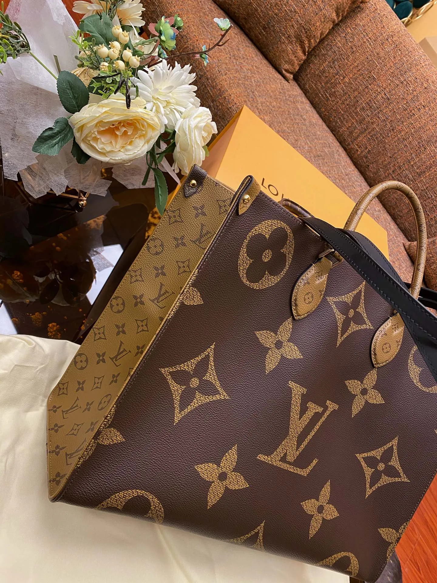 Designer Tote Bag - LOV - 6985