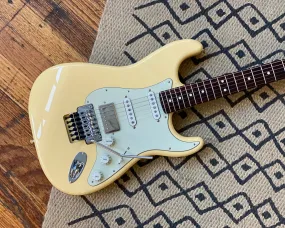 Fender Made in Japan Limited Floyd Stratocaster - Vintage White upgraded w/ Gibson BurstBucker 🇯🇵
