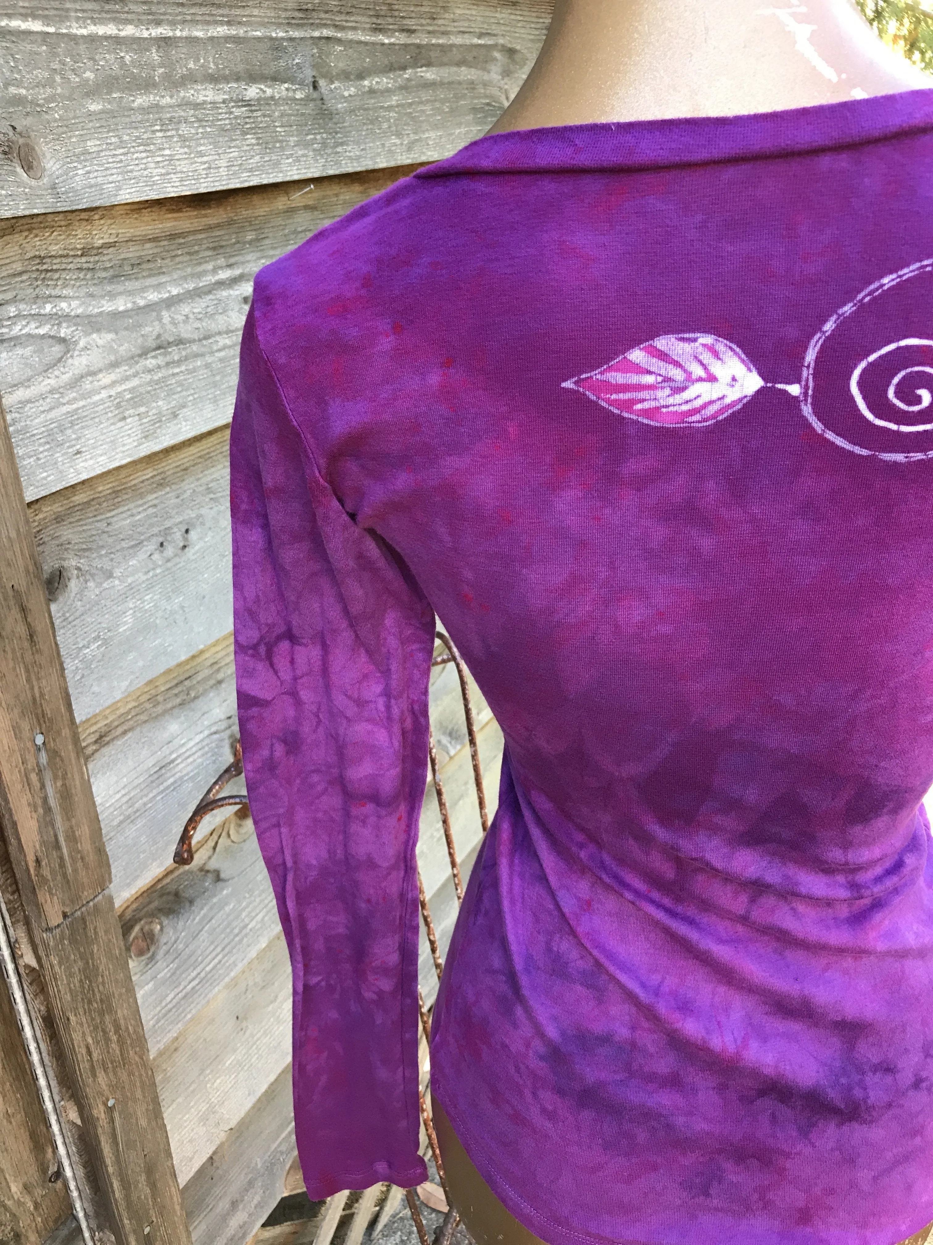 Mysterious Rose In Passionate Pink Long Sleeve Batik Top