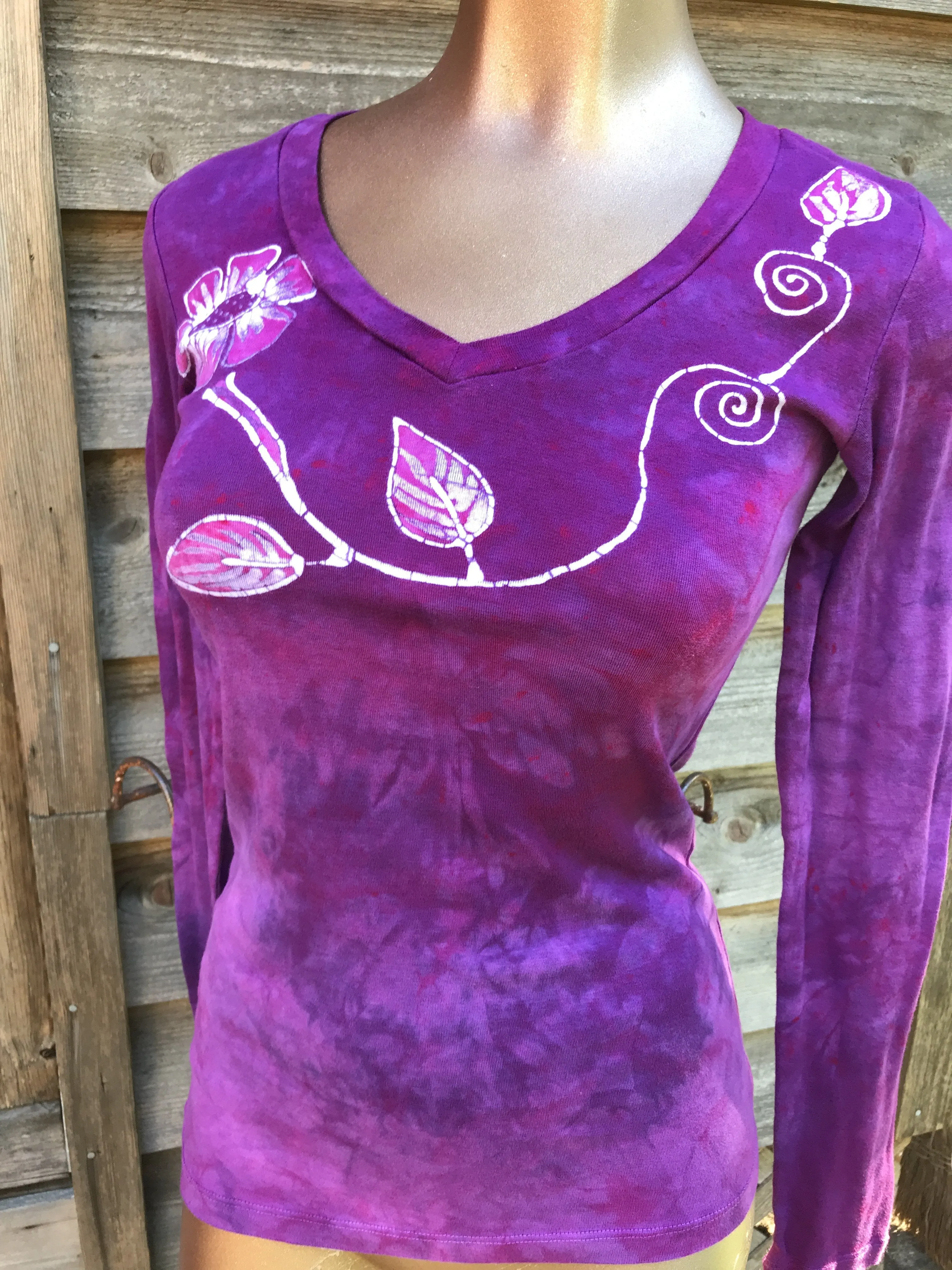 Mysterious Rose In Passionate Pink Long Sleeve Batik Top