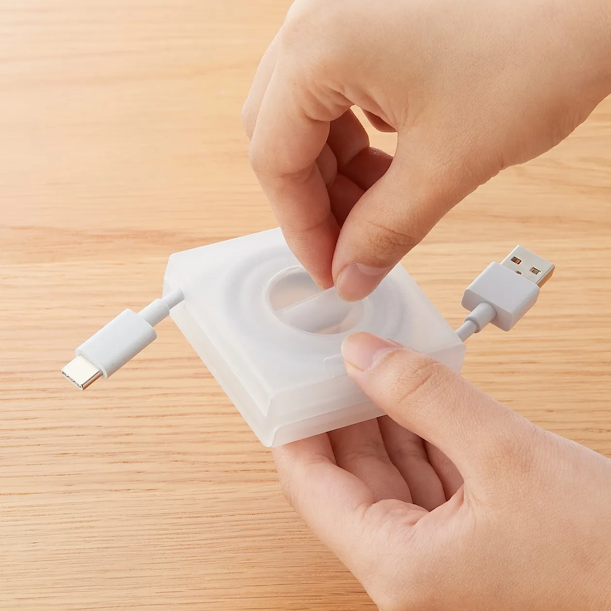 Polypropylene Cable Case With Stand - Clear
