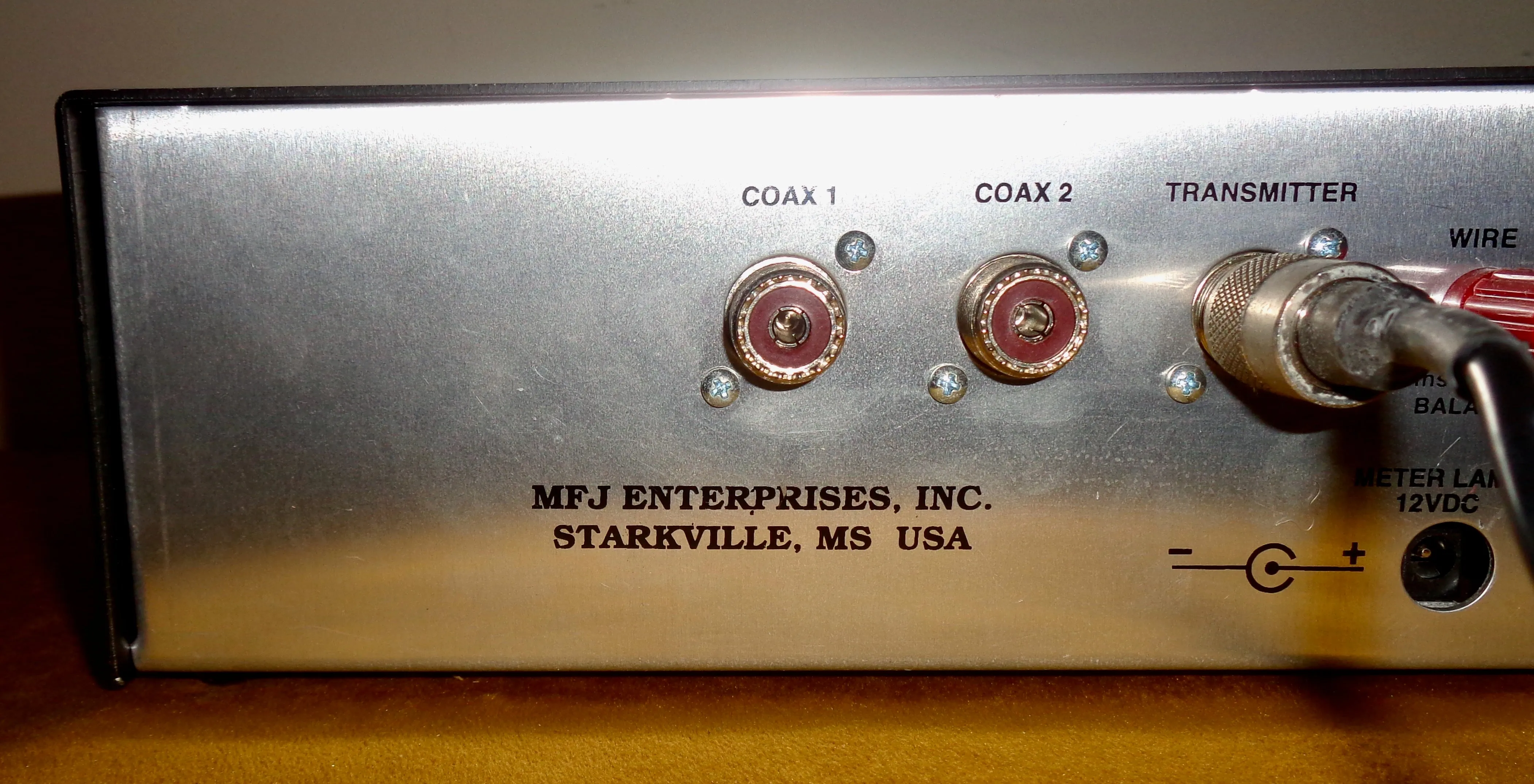 Pre-Owned MFJ 949E Deluxe Versa Tuner II 300 W 1.8-30MHz