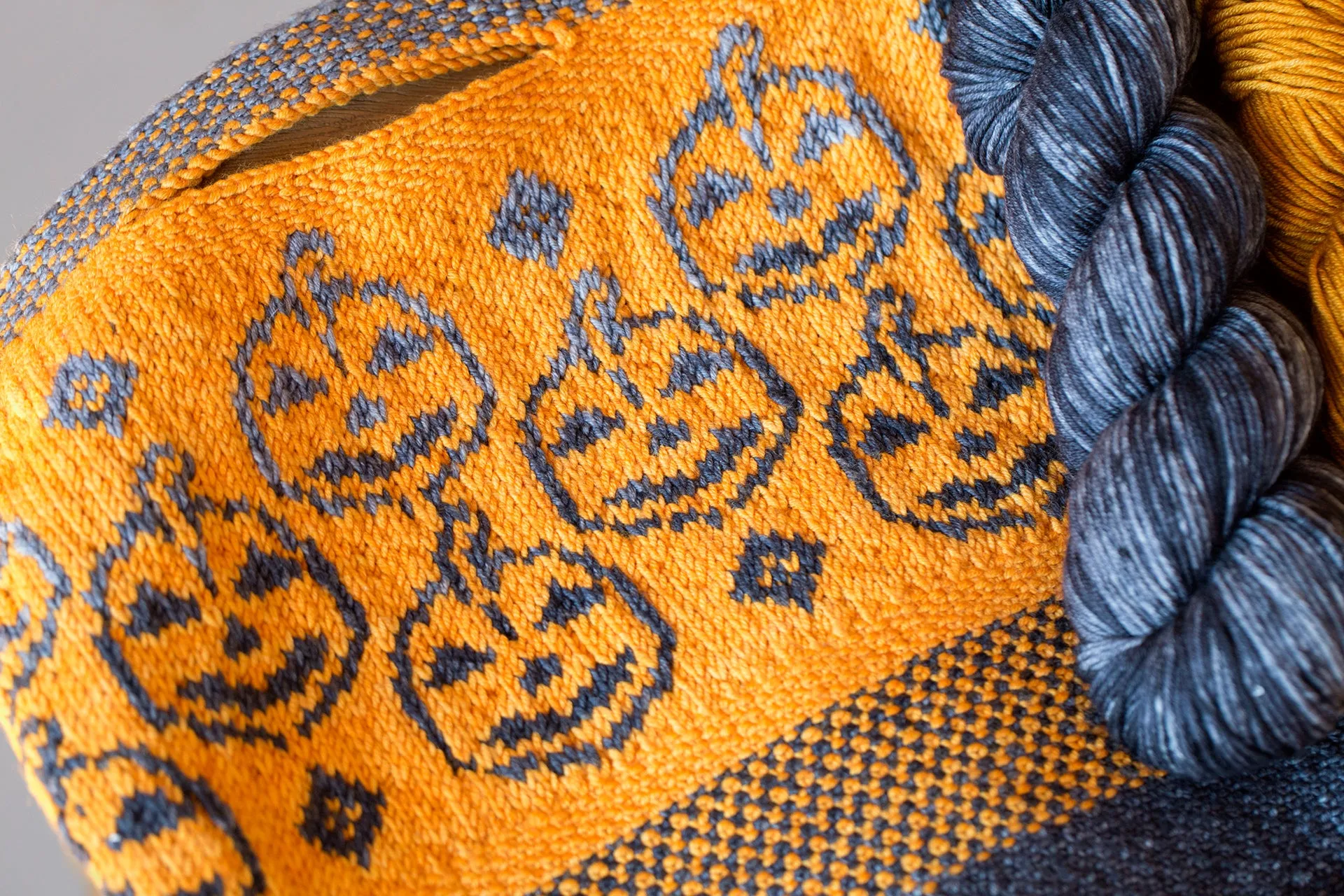 Pumpkin Trick or Treat Bag Kit (Urth Yarns) Online Only