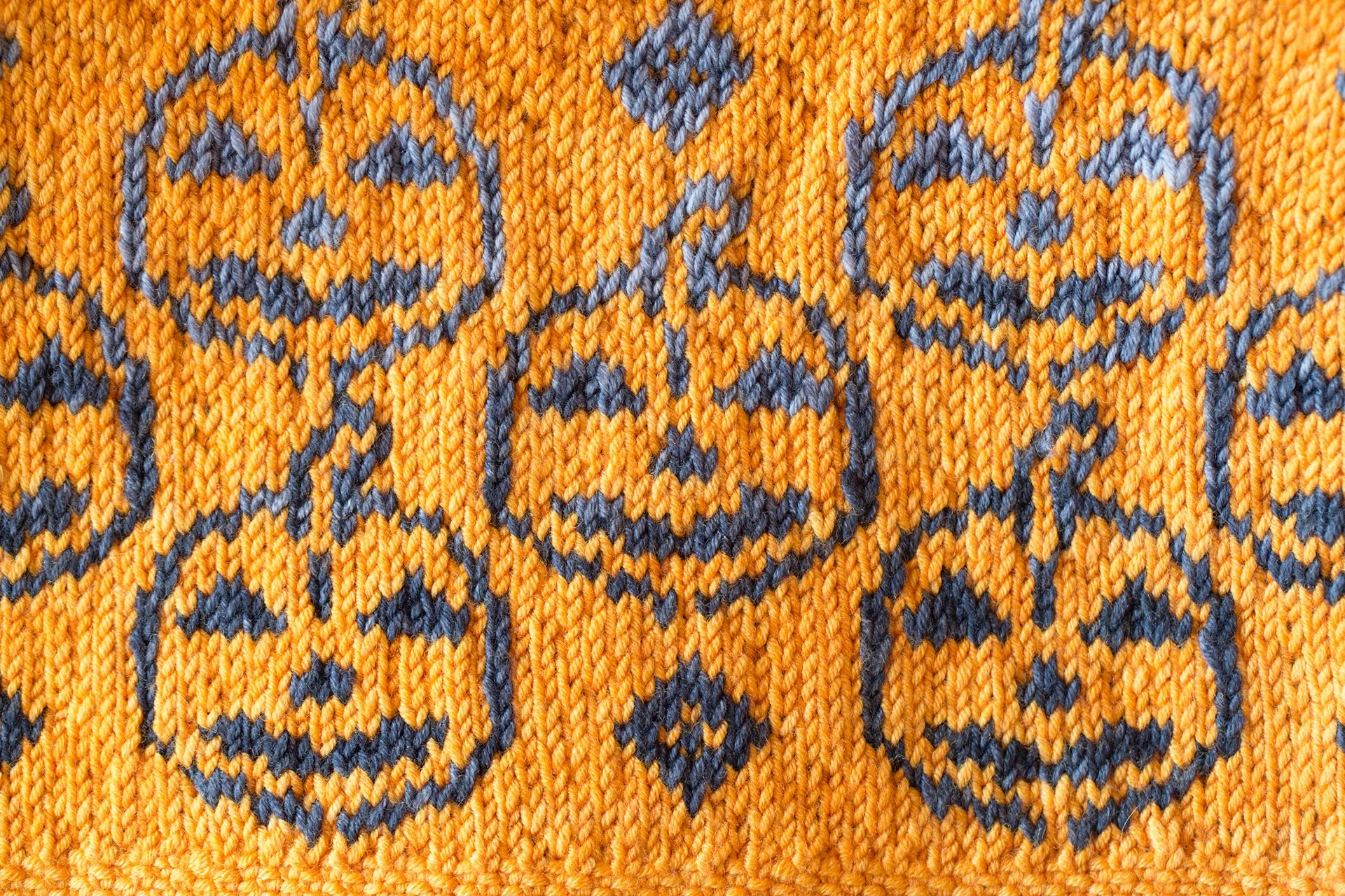 Pumpkin Trick or Treat Bag Kit (Urth Yarns) Online Only