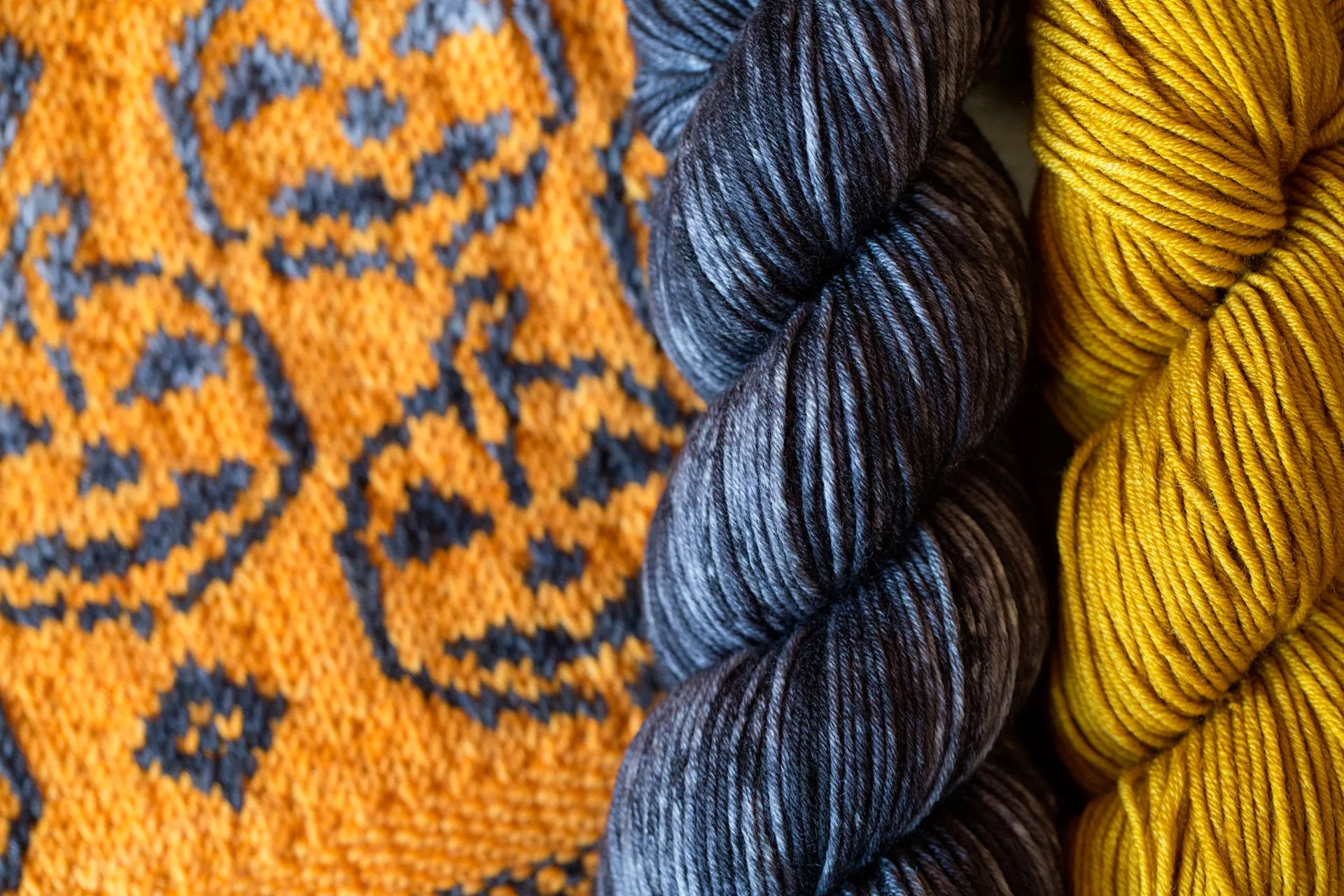 Pumpkin Trick or Treat Bag Kit (Urth Yarns) Online Only